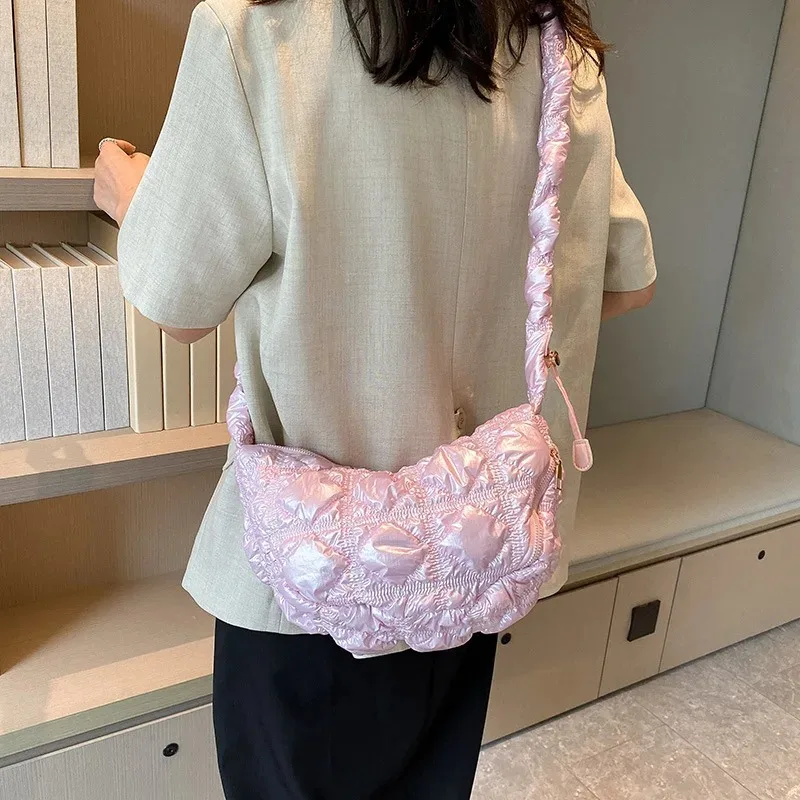 Shoulder Bags Autumn Winter NEW Korean Style Popular Design Sense Zipper Crossbody Bag  Purses and Handbags for Women All-match