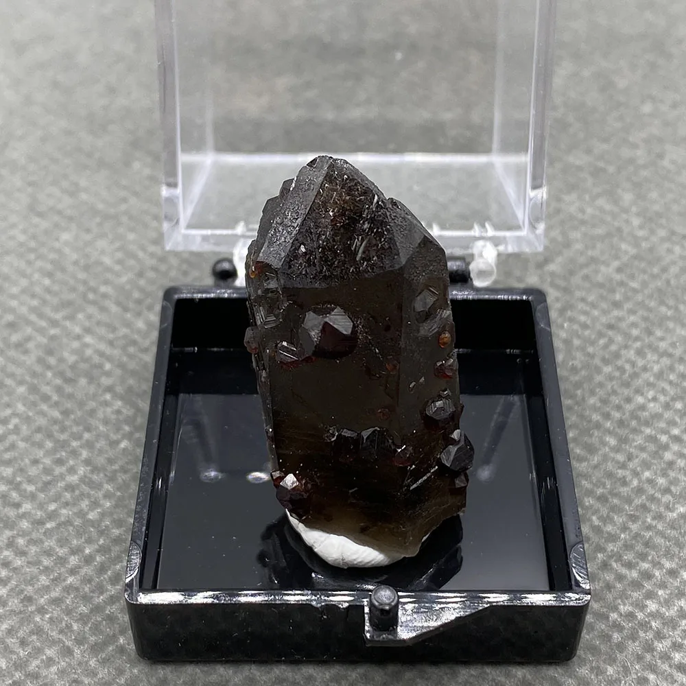 100% natural Garnet pedras e cristais minerais espécime cura cristais pedras de quartzo  + Box size:35*35*35mm