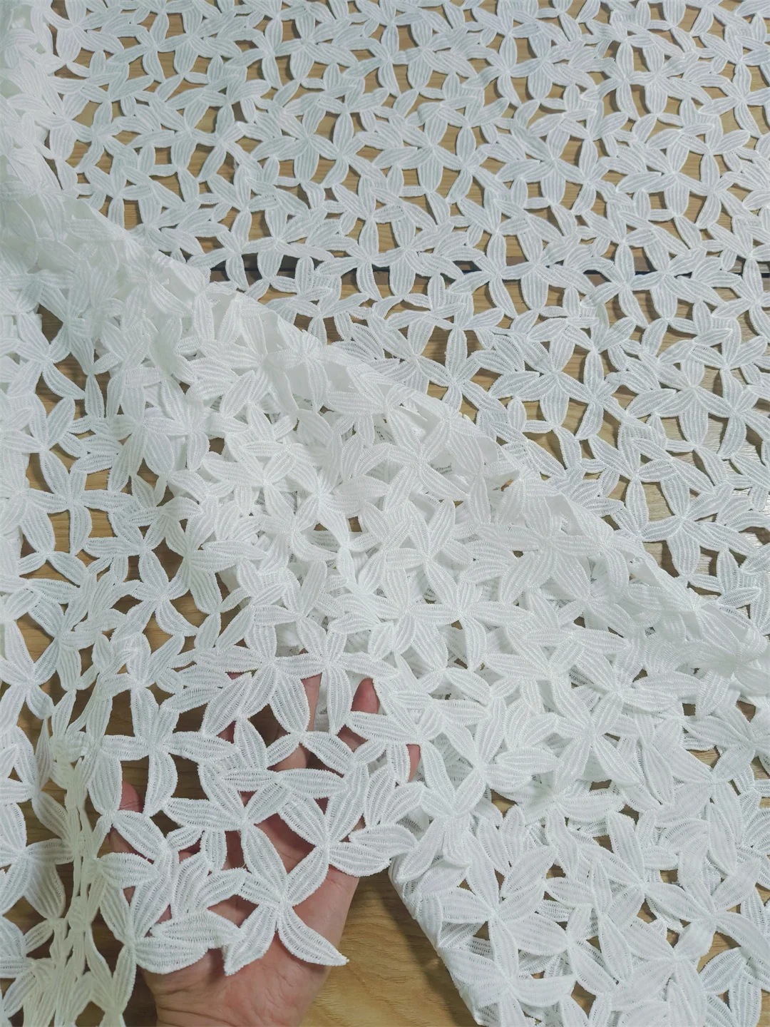 Classic white Guipure Lace Soft Skin Friendly Eembroidery Cord Fabric for Party Dress NN825_z