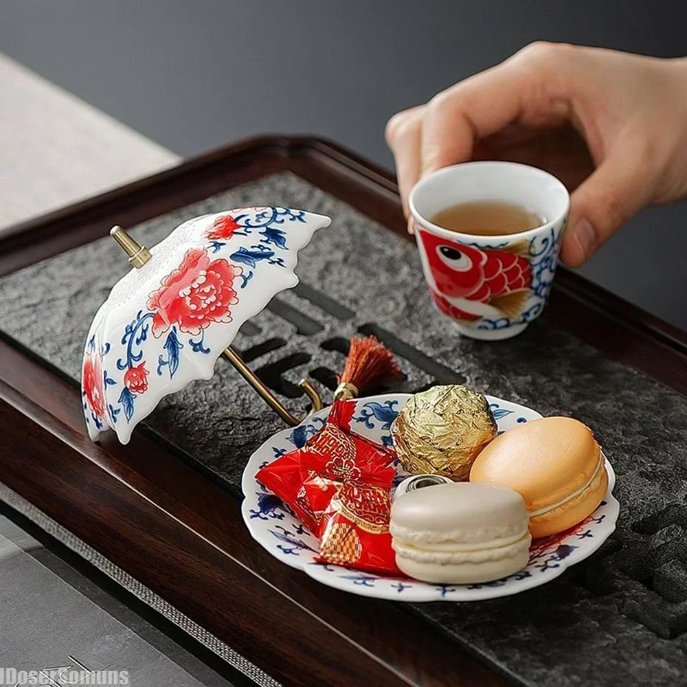 Creative blue & white umbrellas Tea strainers Ornaments Ceramic tea filters Chinese style Accessories Tea table Decoration Gifts