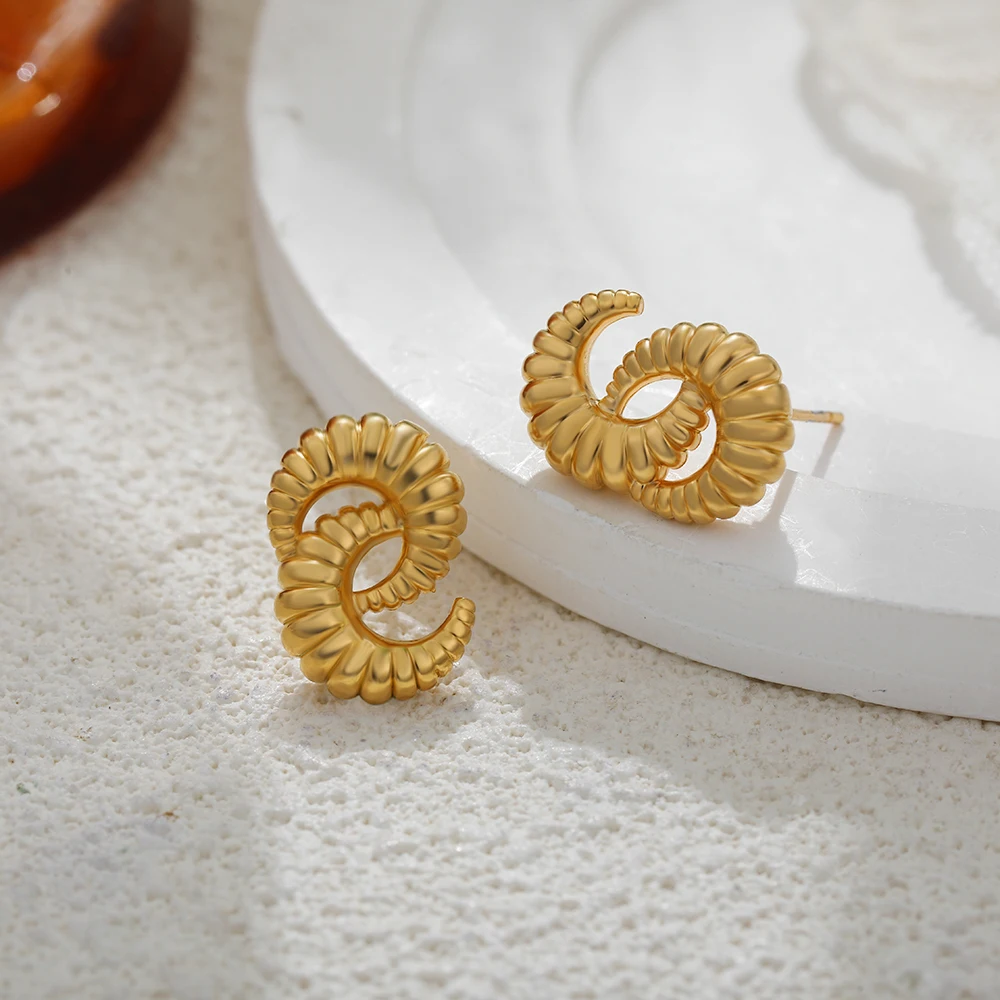 Chunky Croissant Stud Earrings for Women Striped Double Moon-shape Texture Statement Earring Vintage Femal Jewelry Party Gifts