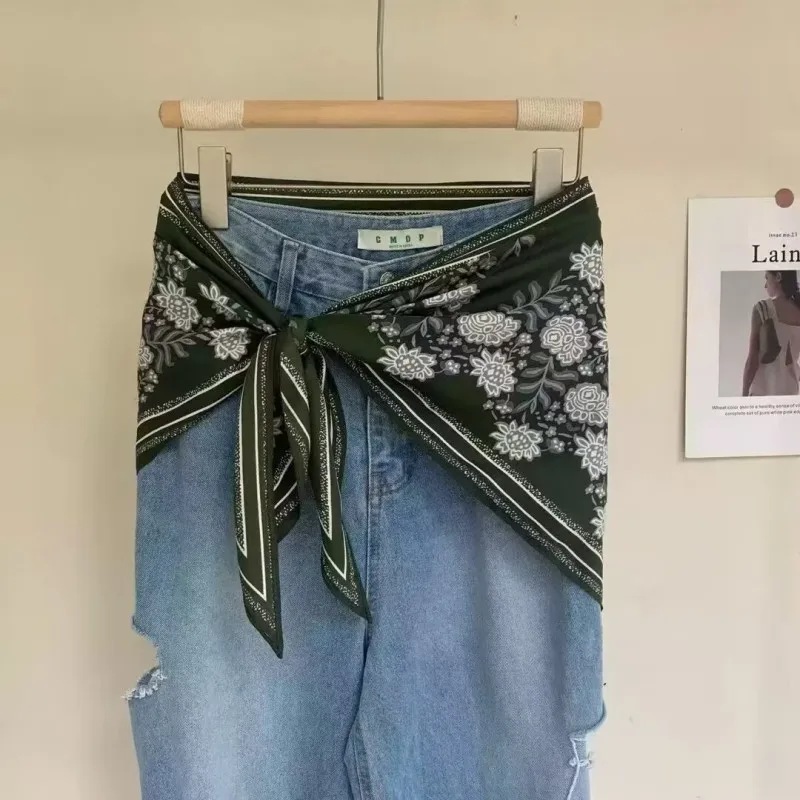 Großer Dreiecksschal im koreanischen Stil mit Paisley- und Polka-Dot-Muster für Damen, Seidenimitat, Kopftuch, Taillenschal oder eleganter dünner Schal – Detail 10