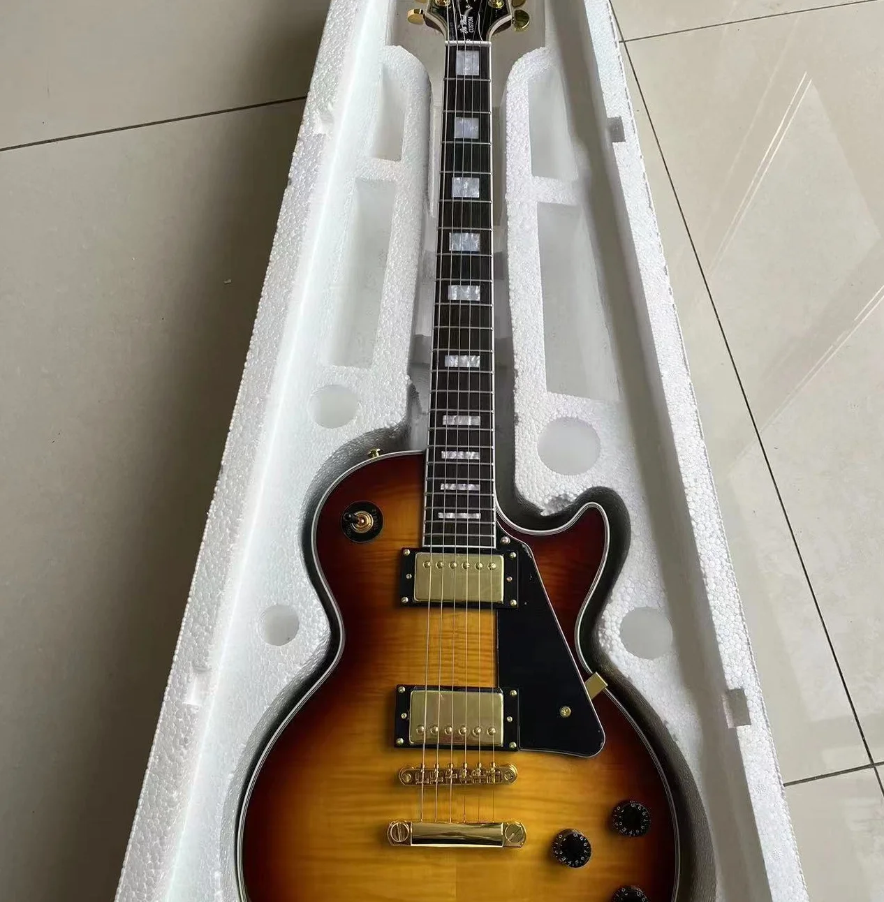 

Relic Electric Guitar Flamed Maple Top 1959 Tribute to Gary Moore Peter Green Smoked Sunburst One Piece Body and Neck VDSBGSH