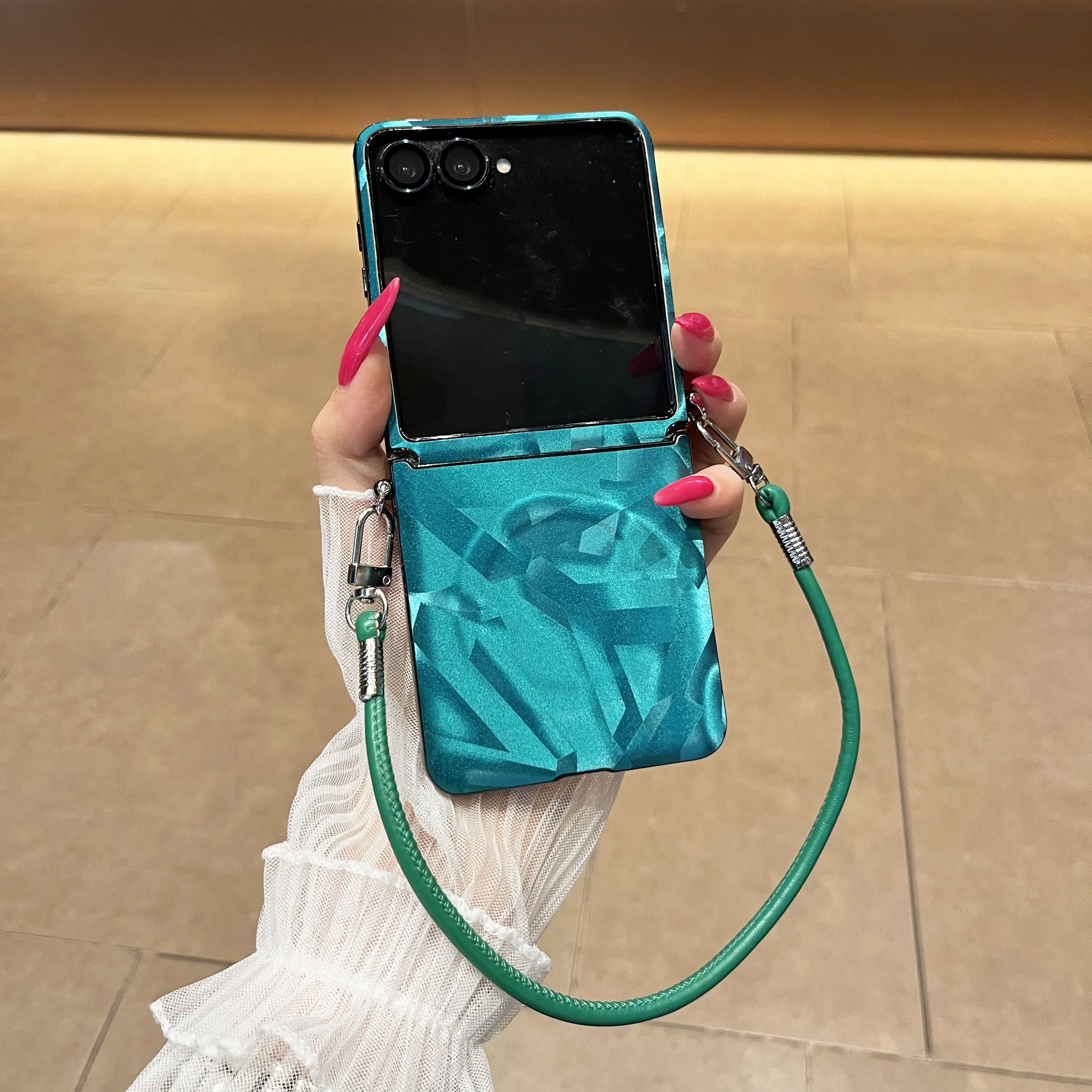 Luxurious Graffiti PU Leather Magnetic Phone Case with Fashion Strap Lanyard