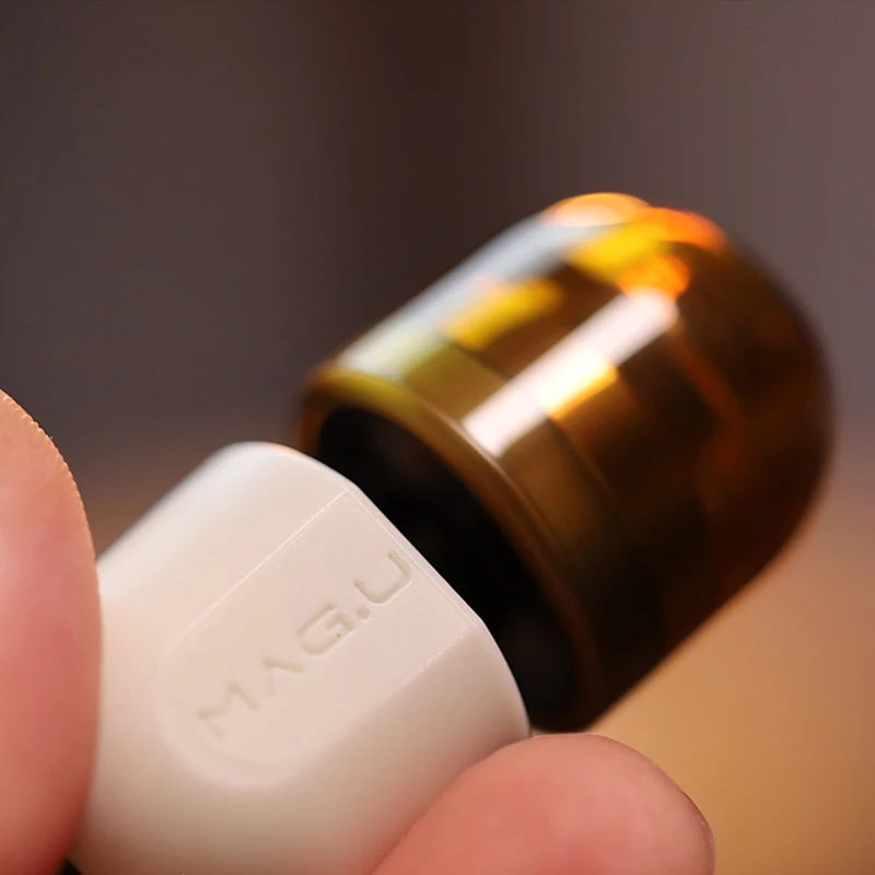 Gao Studio-edc照明ブルーマグネティックカプセル玩具、ハンド