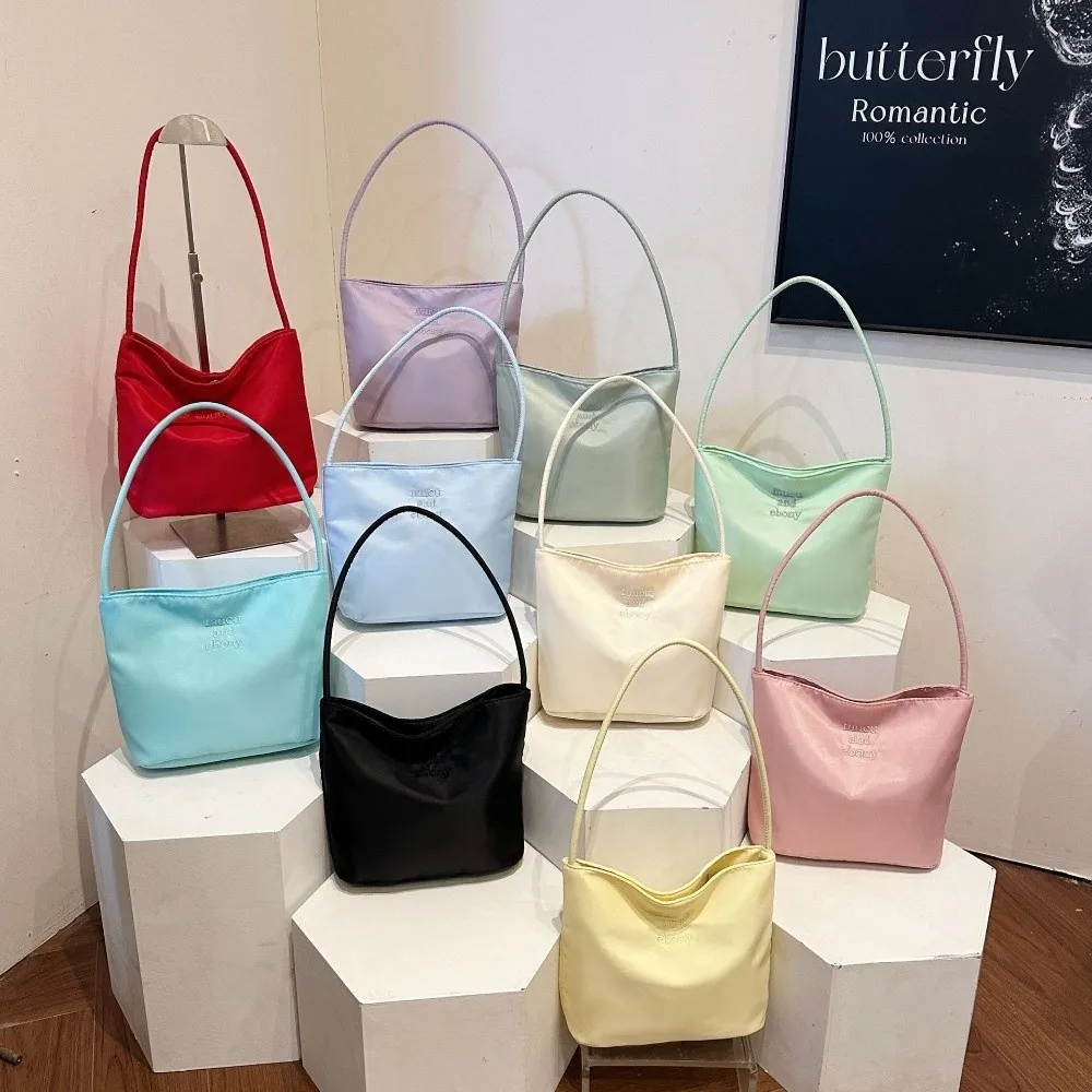 Nuova Borsa a Tracolla Oxford Grande Capacità Impermeabile Borsa Tote da Pendolare con Lettere Ricamate Borsa a Mano da Donna