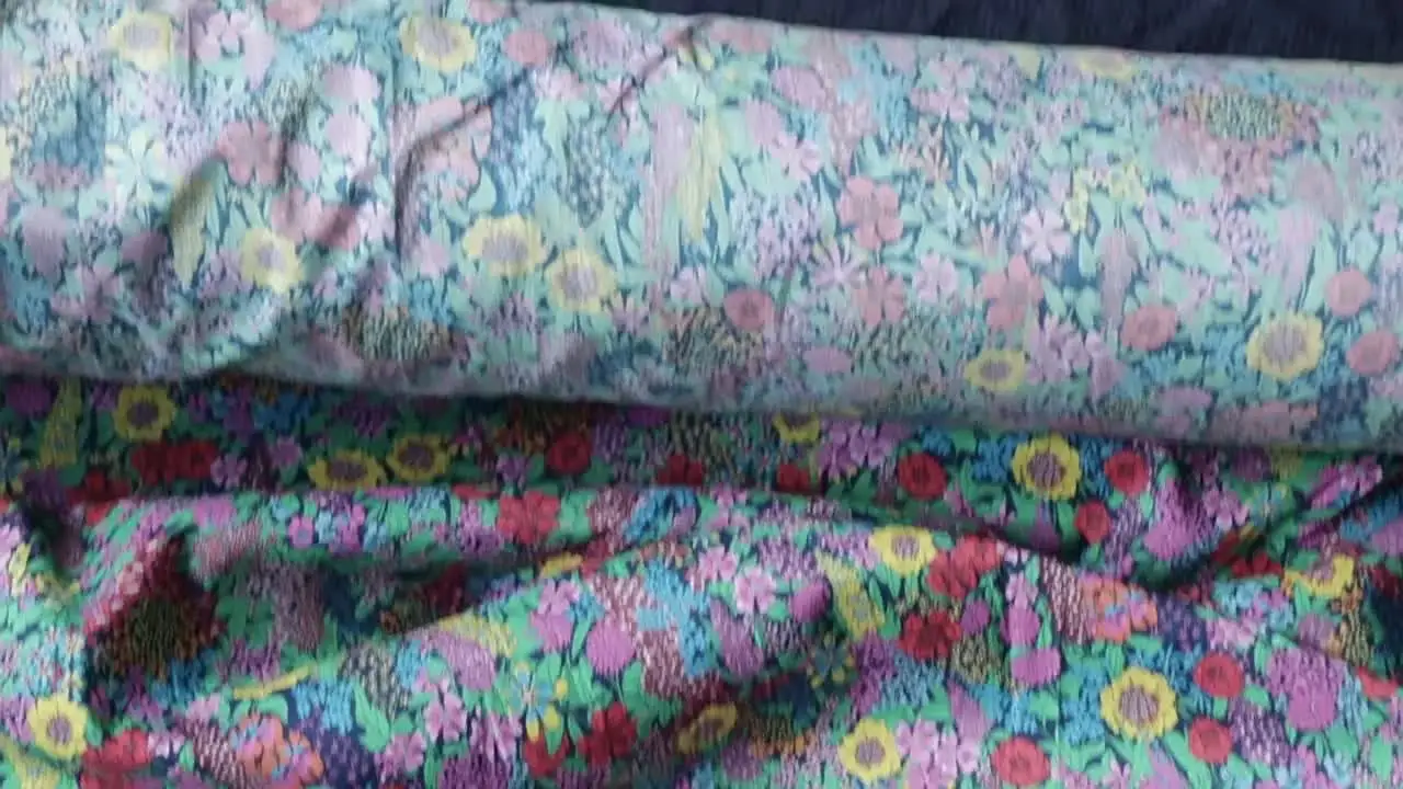 Blumenstoff Aus 100% Baumwolle – Liberty-ähnlicher Popeline, Digital Gedruckt (145 Cm Breit)