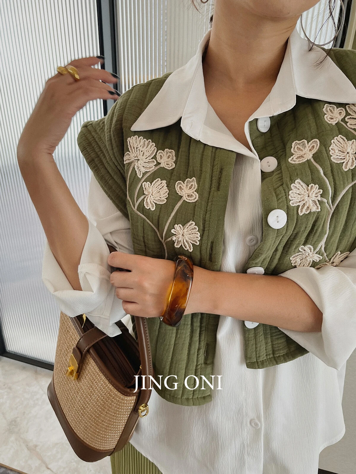 Women Embroidered Vest Sleeveless Jackets 2023 Clothing Top Coat Vintage Cardigan Waistcoat Crop Fashion Korean Style Y2k Floral