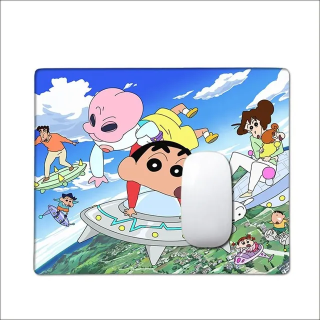 맞춤형 신짱 마우스 패드로 책상 환경을 밝거나 편안하게 꾸미세요.
