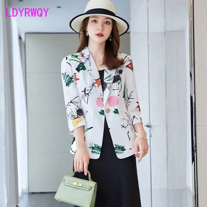 Женский маленький костюм с принтом