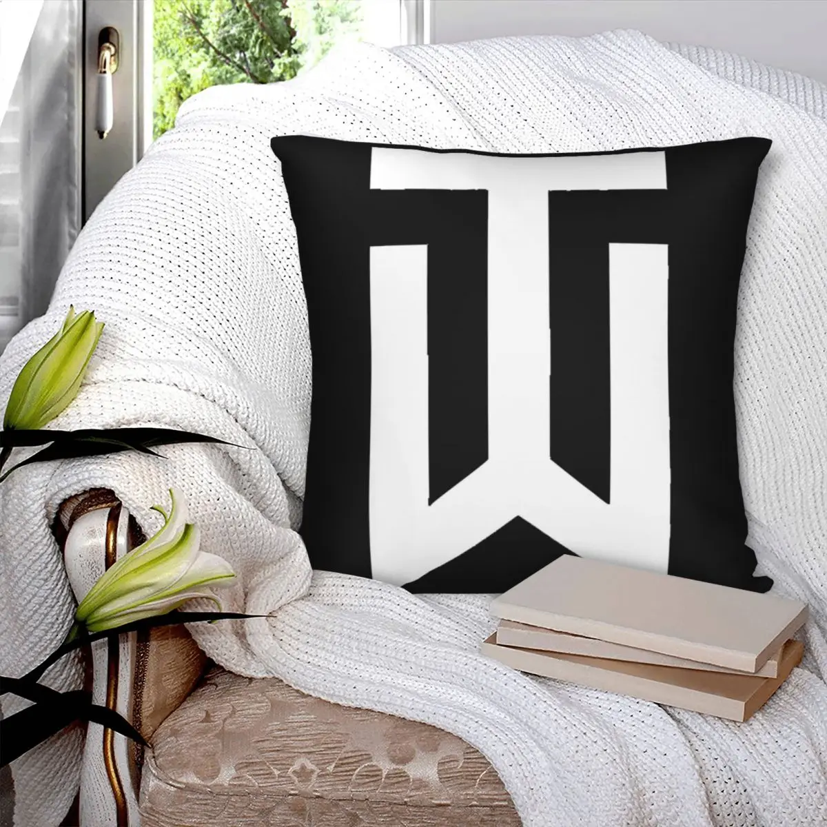 Рисунок 2 - Наволочка квадратная бархатная