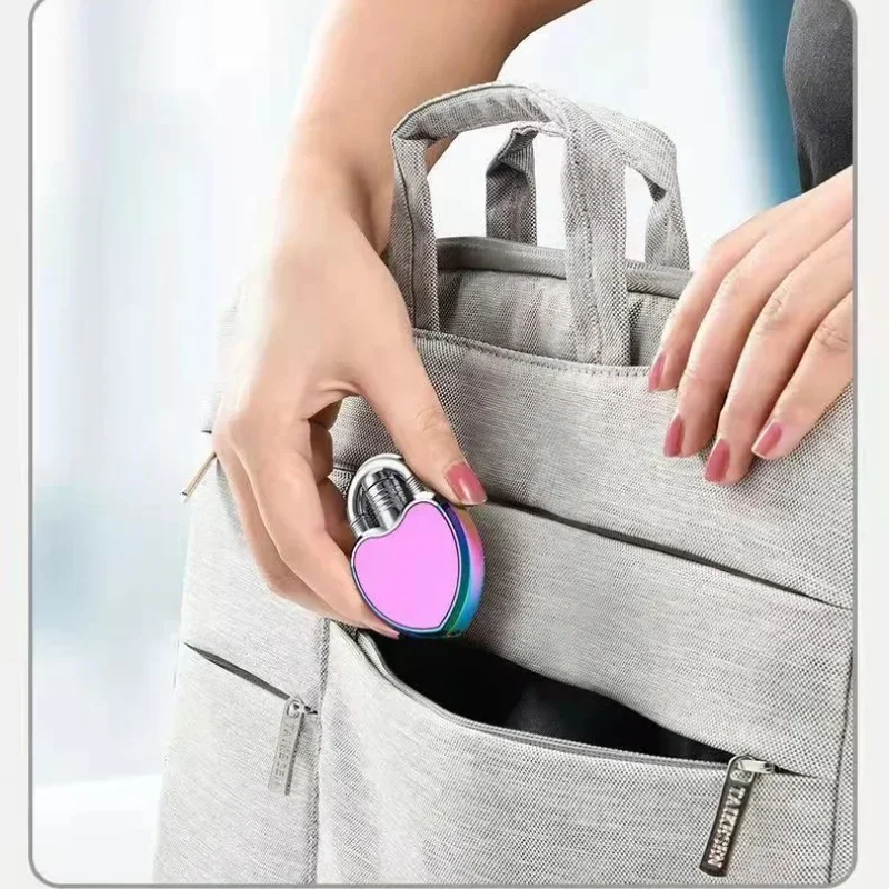 Fashion Metal Love Butane Gas Lighter Portable Creative Cool Red Flame Ladies Cigarette Gadget Men's Gift Small and Cute