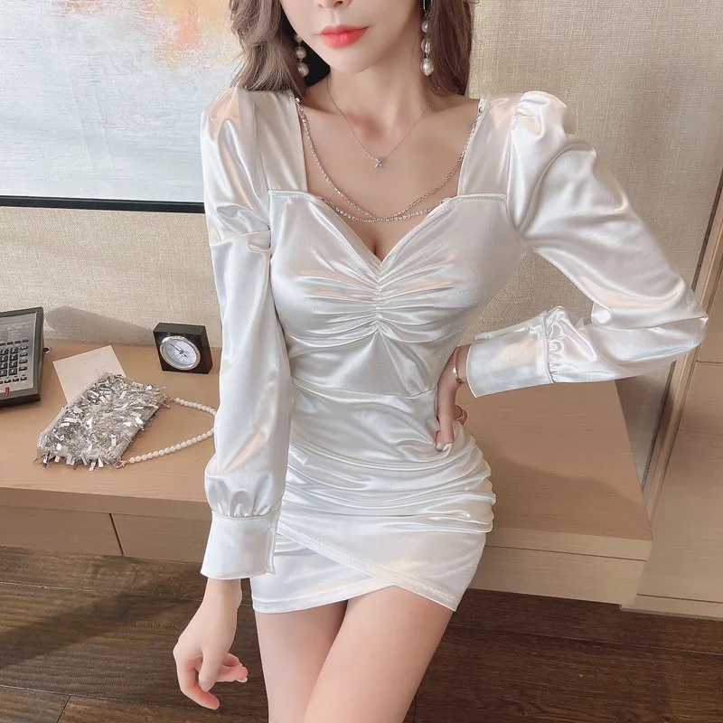

2024 Spring and Autumn Japanese and Korean Women's Sexy Bright Face V-neck Bubble Sleeves Wrap Waist for Slimming Dress Fashion