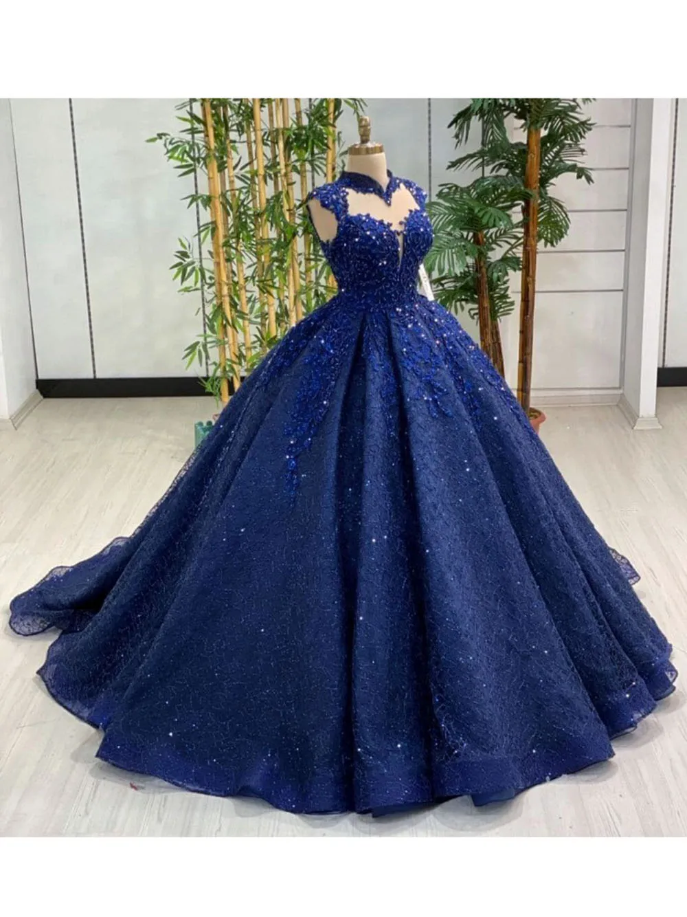 

Gorgeous Navy Blue Lace Formal Evening Dresses Princess Ball Gown Lace Beading High Collar Cap Sleeves Women Prom Pageant Gowns