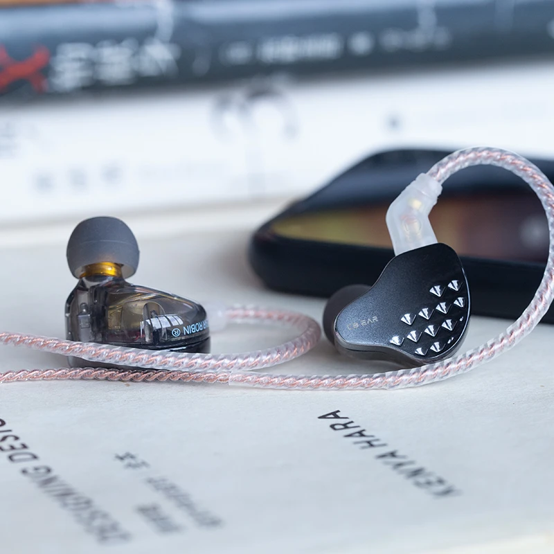 KBEAR κ  ̾  IEM ̾, 1DD + 4BA ̺긮 ׷ ̽,   , ũ и ̺ , 2 
