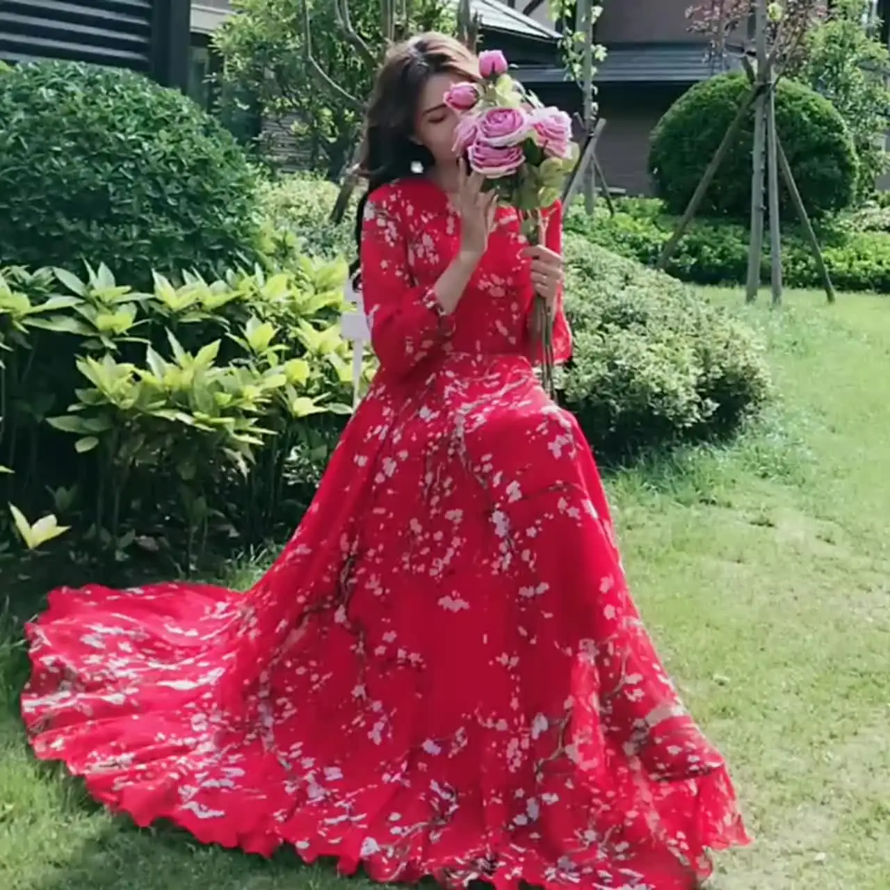 2024 New Waist Over Knee Beach Long Dress ins Slim Fairy Chiffon V-neck  Beach Holiday Dress Blue Flower Large swing A-line Dress - AliExpress  200000345