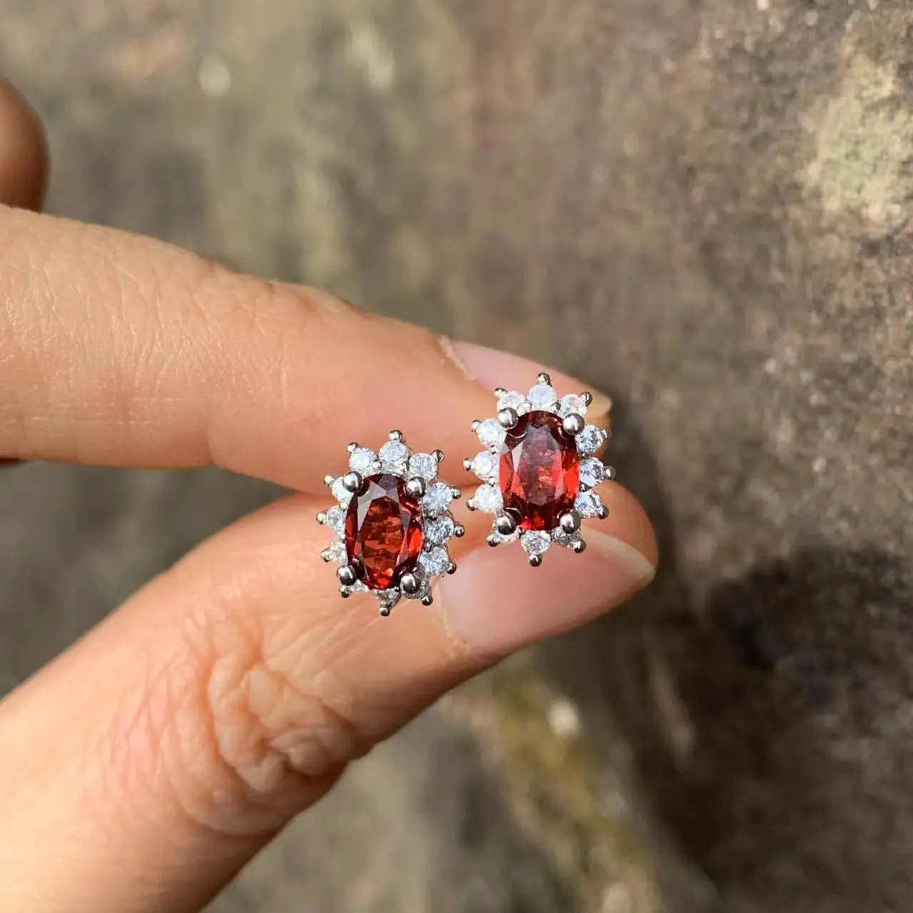 Natural Garnet 925 Sterling Silver Stud Earrings For Women Jewelry Gift Simple Jewelry red Stone