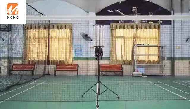 Machine de badminton - Machine automatique de badminton - Lanceur de volant  portable - Robot d'entraînement de badminton - Pour sports d'intérieur et  d'extérieur - Cadeau idéal pour les enfants : 