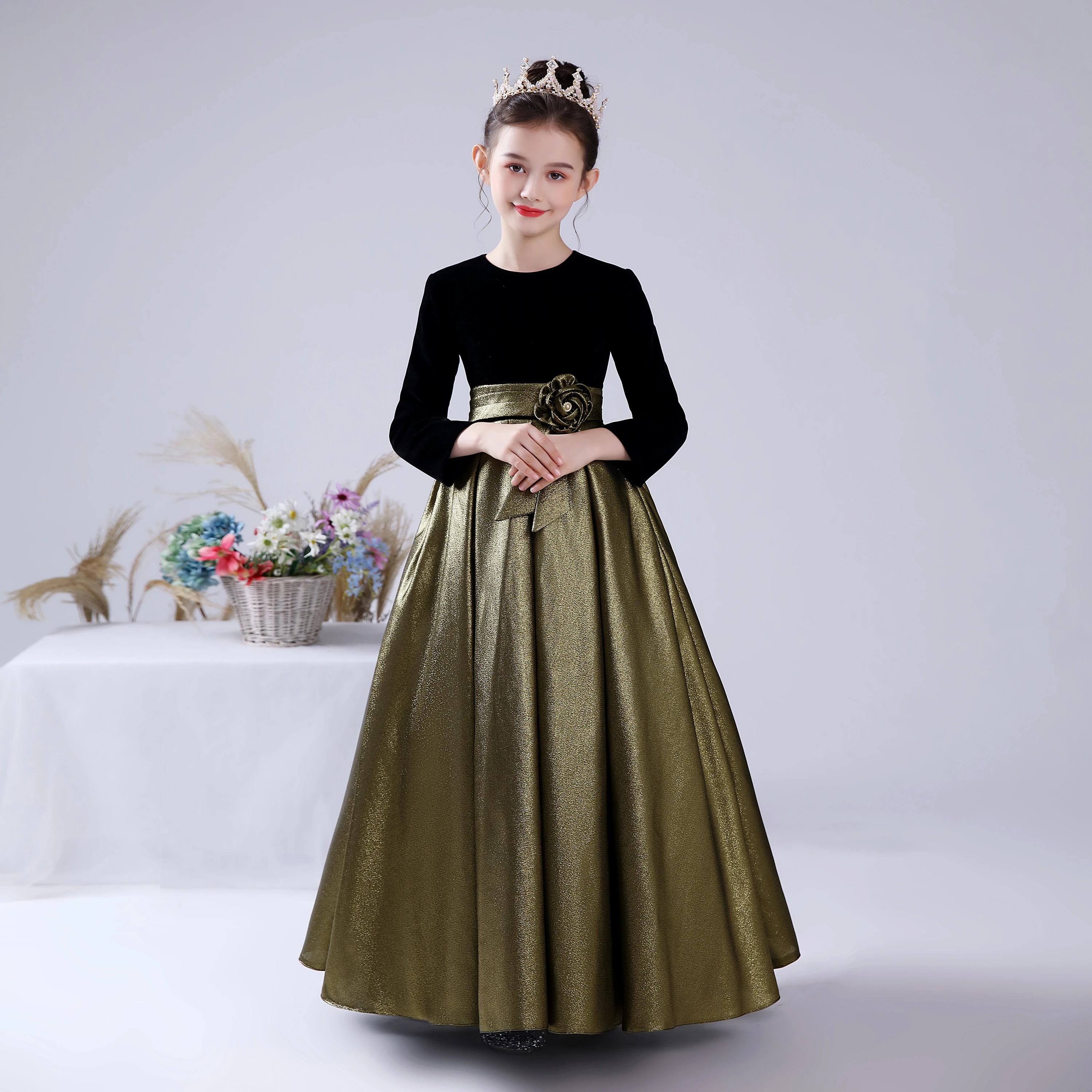 Dideyttawl Flower Girls Dress For Party Long Formal Pageant Gown Vintage Velvet Long Sleeve Shining Satin Junior Bridesmaid