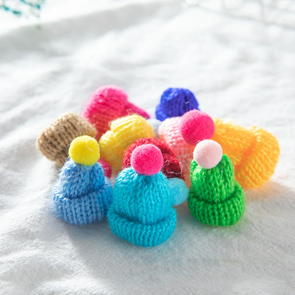 10pcs Woolen Yarn Knitting Hats Mini Christmas Hats Crochet Santa Wine Bottle Dolls Snowman Pompon Random Color knitted caps