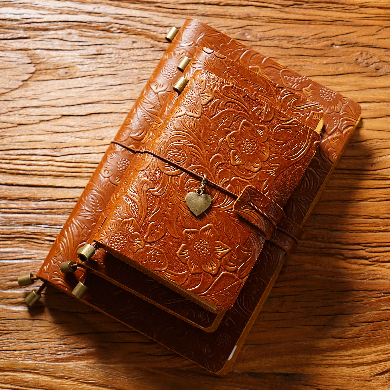 Vintage-Reisetagebuch aus geschnitztem Leder, handgefertigtes Notizbuch, Reisepass/A5-Format, Retro-Tagebuch mit Prägung zum Schreiben, 230–550 g – Detail 19