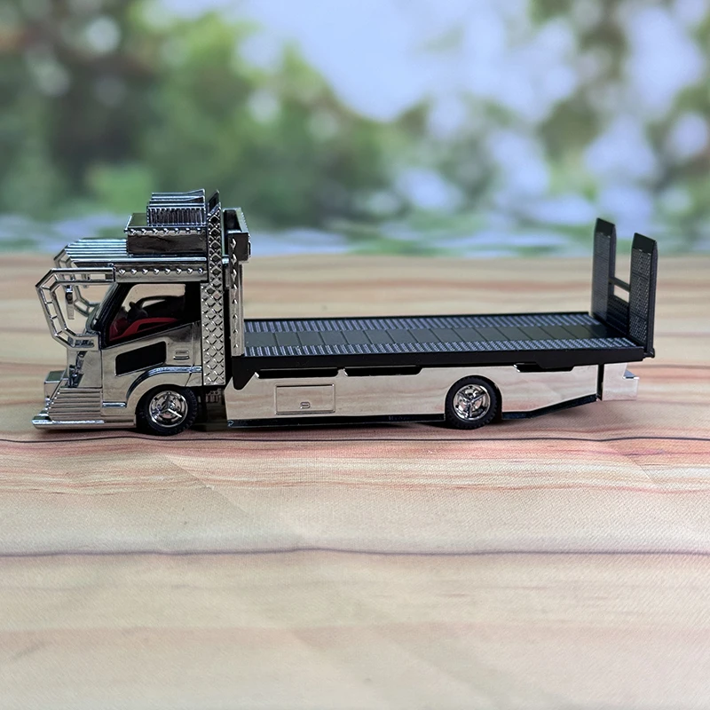 Micro Turbo MT 1:64 floor-to-ceiling plated van Dekotora