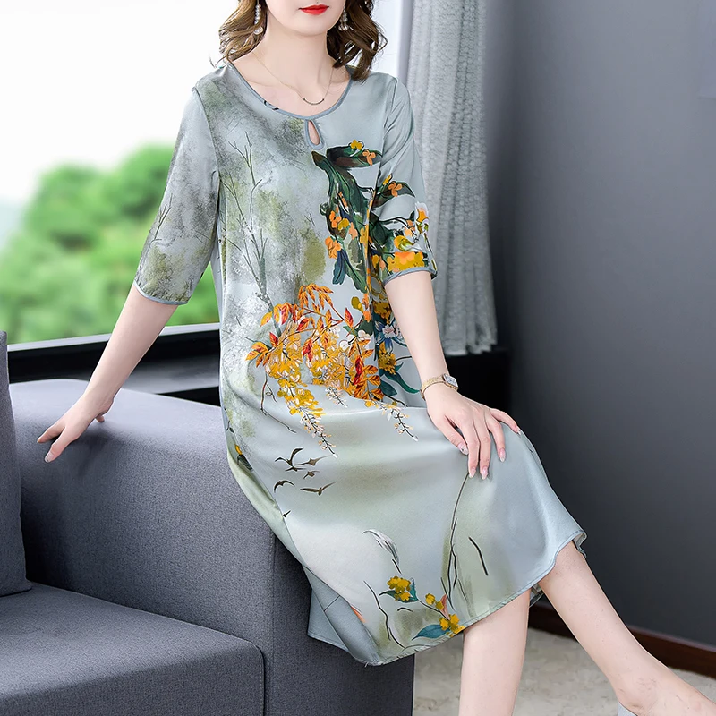 

2023 Spring and Summer New Silk Short Sleeve Satin Modified Cheongsam Dress Elegant Goddess Fansang Silk Dress Women