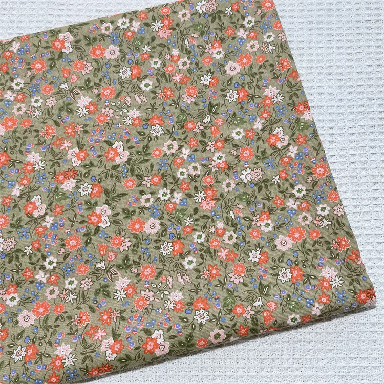 Luxurious Pure Cotton Twill Fabric with Floral Design - Perfect for Crafting Quilts and Baby Bedding
