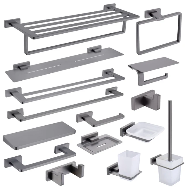 ชุดอุปกรณ์ห้องน้ำสแตนเลสสีเทา ประกอบด้วยราวแขวนผ้าเช็ดตัว ที่ใส่กระดาษชำระ แปรงขัดห้องน้ำ ตะขอแขวนเสื้อคลุม และราวแขวนผ้าเช็ดตัว 1