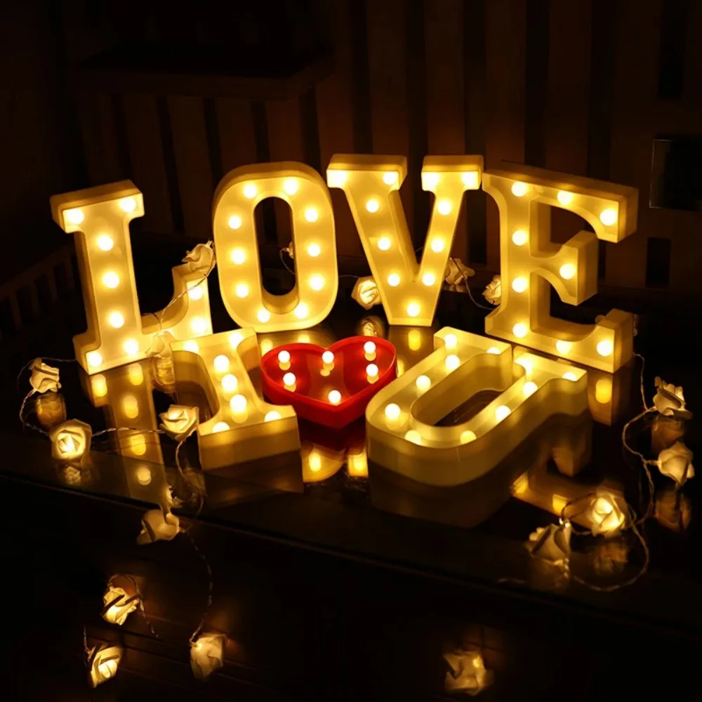  YSJJNDH Luces decorativas con letras LED, luminosas, 26 letras  del alfabeto inglés, lámpara de noche creativa con batería, fiesta  romántica, decoración del hogar, decoración del hogar (color K, :  Herramientas y