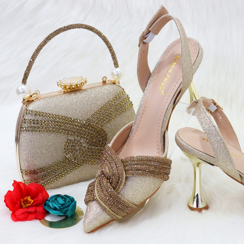 

Sandals 2023 Italian Design Golden Color Ladies Clutch Bag with Shoes African Ladies Shoes And Bag Set Commuting or Party