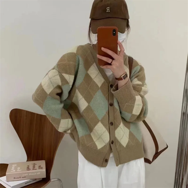 

Contrast Lingge V-neck Sweater New Vintage Lazy Short Knitted Cardigan Top
