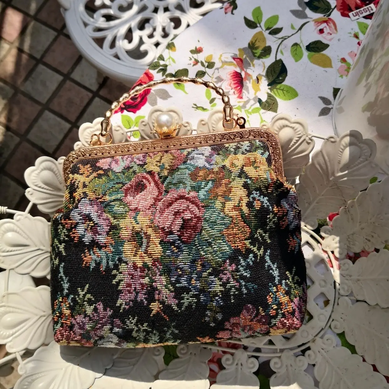 Vistatroy Floral Designer Evening Bag Beaded Sequin Design Vintage Kissing Lock Satin Clutch Purse Bag Wedding Party Clutch