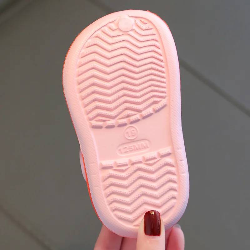 Summer Children's Shoes Cold Slippers Indoor Non-slip Soft Bottom Comfort Cute Baby Hole Shoes Boys Girls Home Slippers kids slippers