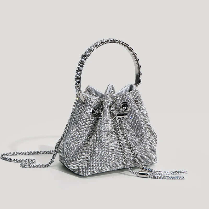 

Женская зимняя сумка через плечо, с контрастными перьями