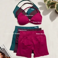 Ensemble de sport DF pour femme : Haut sans couture à manches courtes, short de sport froncé et body de sport à bretelles – Tenue d'entraînement 4