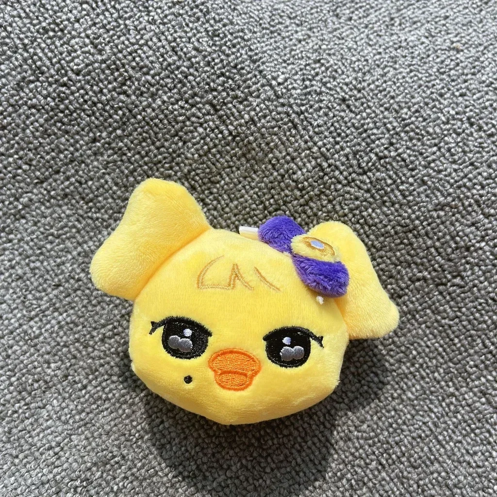 Idol ive Miniveぬいぐるみの顔のキーリング、キーチェーン