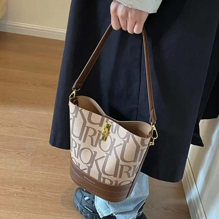 Fashionable Retro Bucket Bag New High-capacity Printed Single Shoulder Crossbody Bag  High-quality Designer Handbag for Women