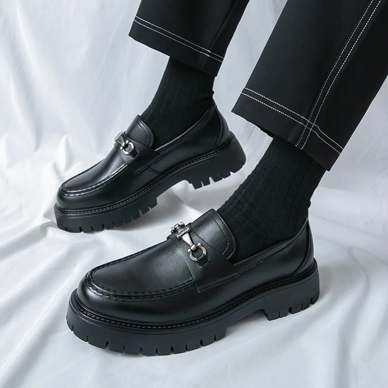 أحذية رجالية جديدة كاجوال بدون رباط ذات نعل سميك لزيادة الطول، أحذية جلدية أنيقة للأعمال، أحذية رسمية للرجال للارتداء الخارجي