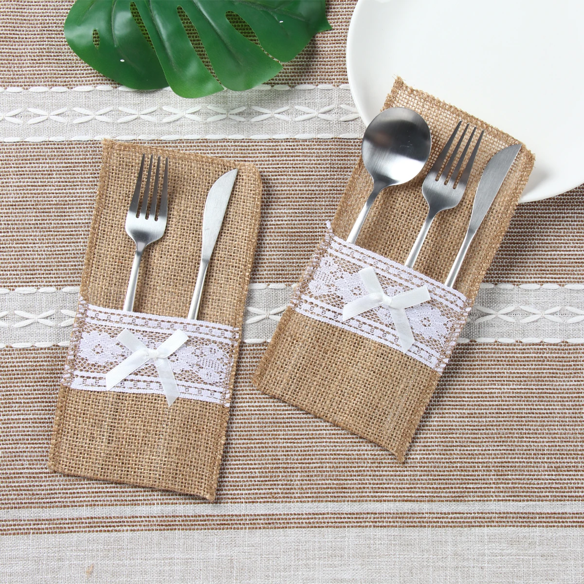 

Burlap Lace Cutlery Pouch Tableware Holder Bag Hessian Rustic Wedding Birthday Table Decor Christmas Silverware Holder Pockets