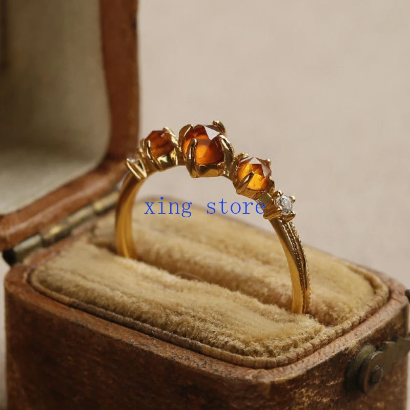 2024 Fashion New Retro Style Round Cut Crystal Inlaid Adjustable Women's Ring