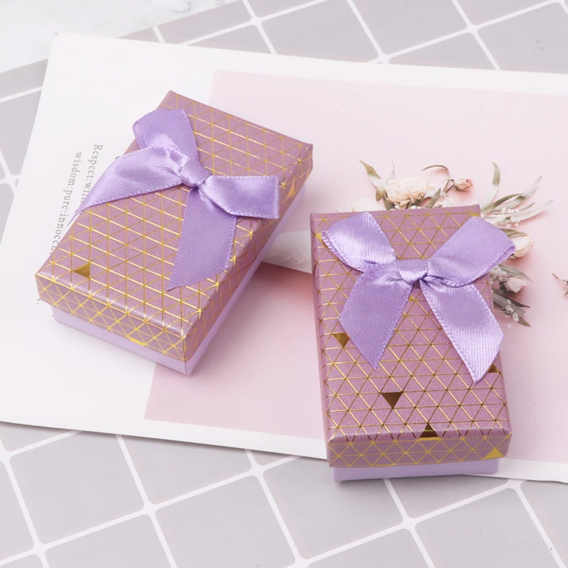 Рисунок 2 - Цветная бумажная шкатулка для украшений