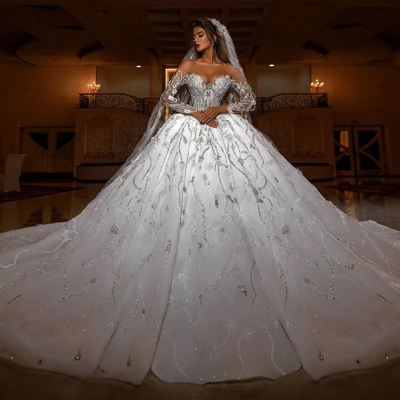 

Dubai Sheer Neck Puffy Wedding Dresses Luxury Sweetheart Appliques Lace Crystal Flowers Bridal Gowns Customed Vestidos De Noiva