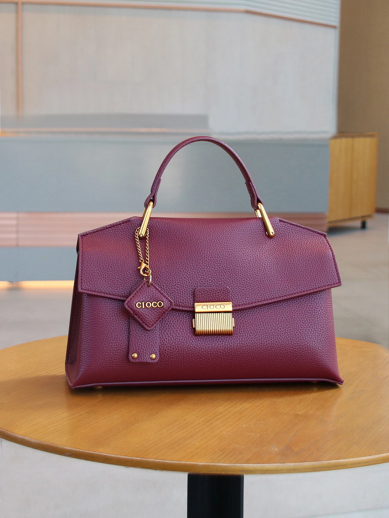 حقيبة يد جديدة ، بتصميم على شكل جلد ثعبان أزرق عتي...