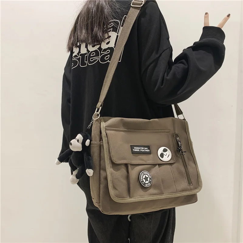CKJ■(W) Slick Shoulder Bag■送料込 Amazon.com: JQWSVE Nylon Crescent Bag for Women Men