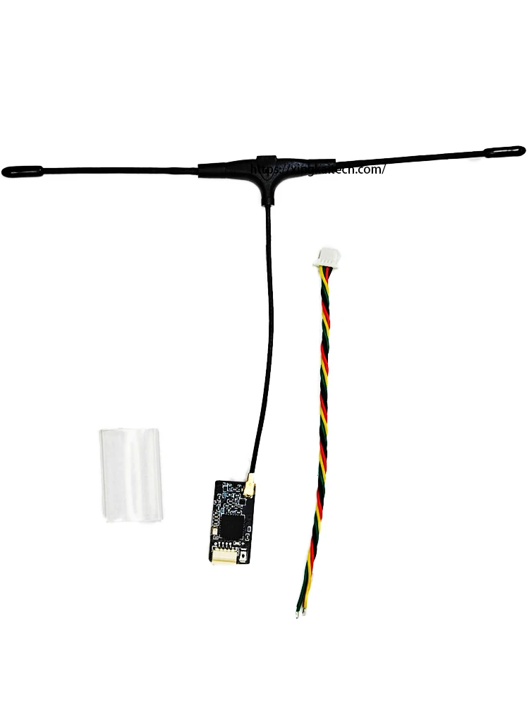 Module ELRS 500MHz fixé sur une carte contrôleur de drone, avec câbles de connexion visibles.
