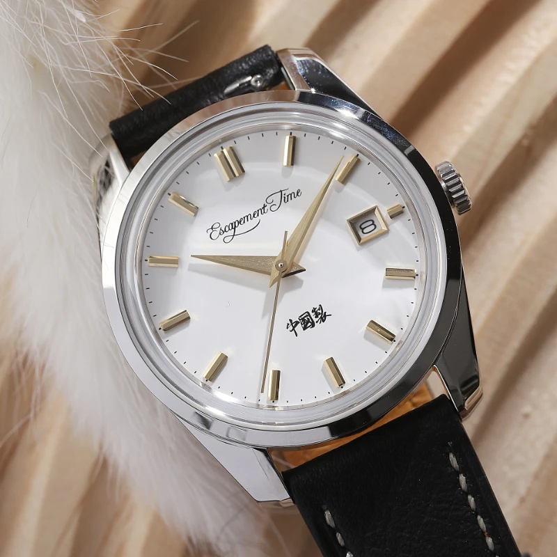 

Escapement Time 35mm Quartz Wrist Watch Stainless Steel Automatic Date 5ATM Waterproof Retro Minimalist Men's Dress Wrist Watch