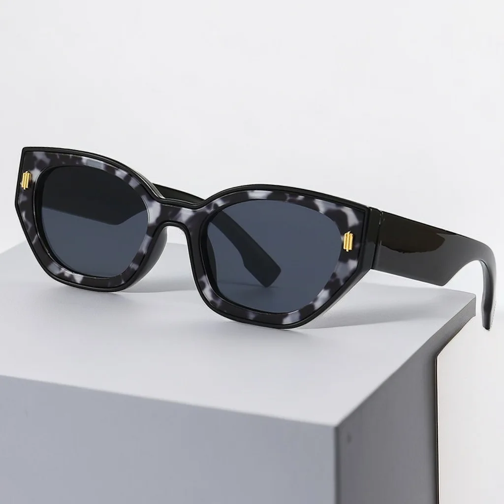 

New Y2K Fashion Sunglasses Women Men Small Frame Cat Eye Sun Glasses UV400 Protection Trendy Ladies Sunshade Black Square Eyewea