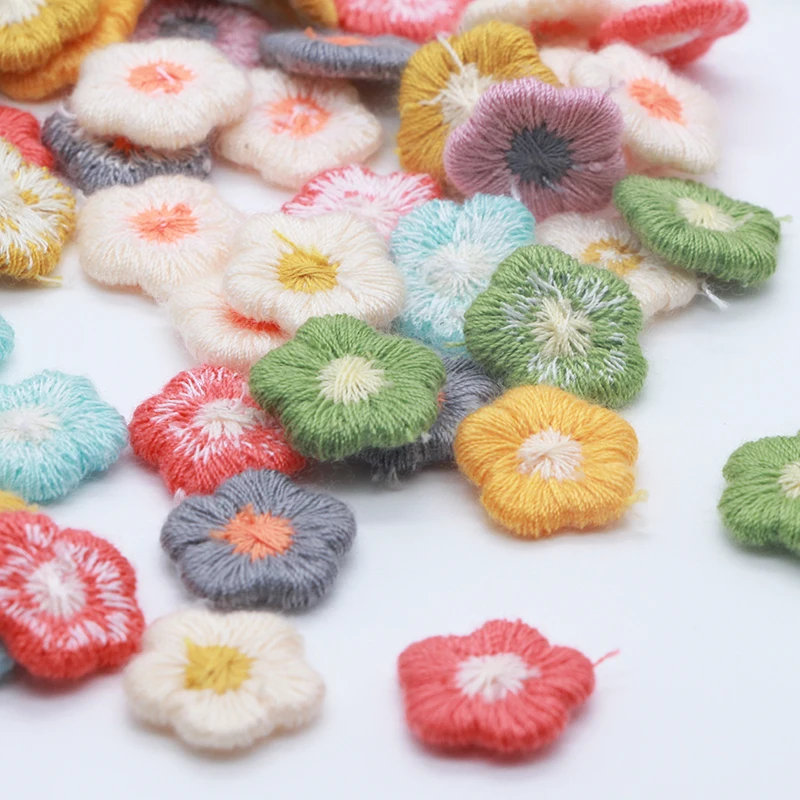 50Pcs 15mm Mini Multicolor Wool Knitting Plum Blossom Flower For Girls Plush Hairpin Children's Clothing DIY Decor Accessories