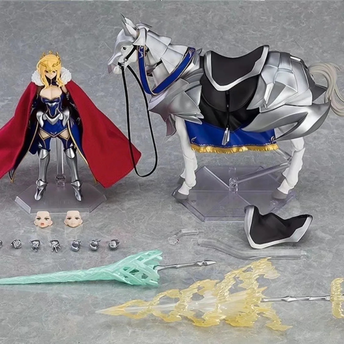 

18cm Altria Pendragon 568# horse Joint Movable action Anime Action Figure PVC toys Doll Collection Cartoon